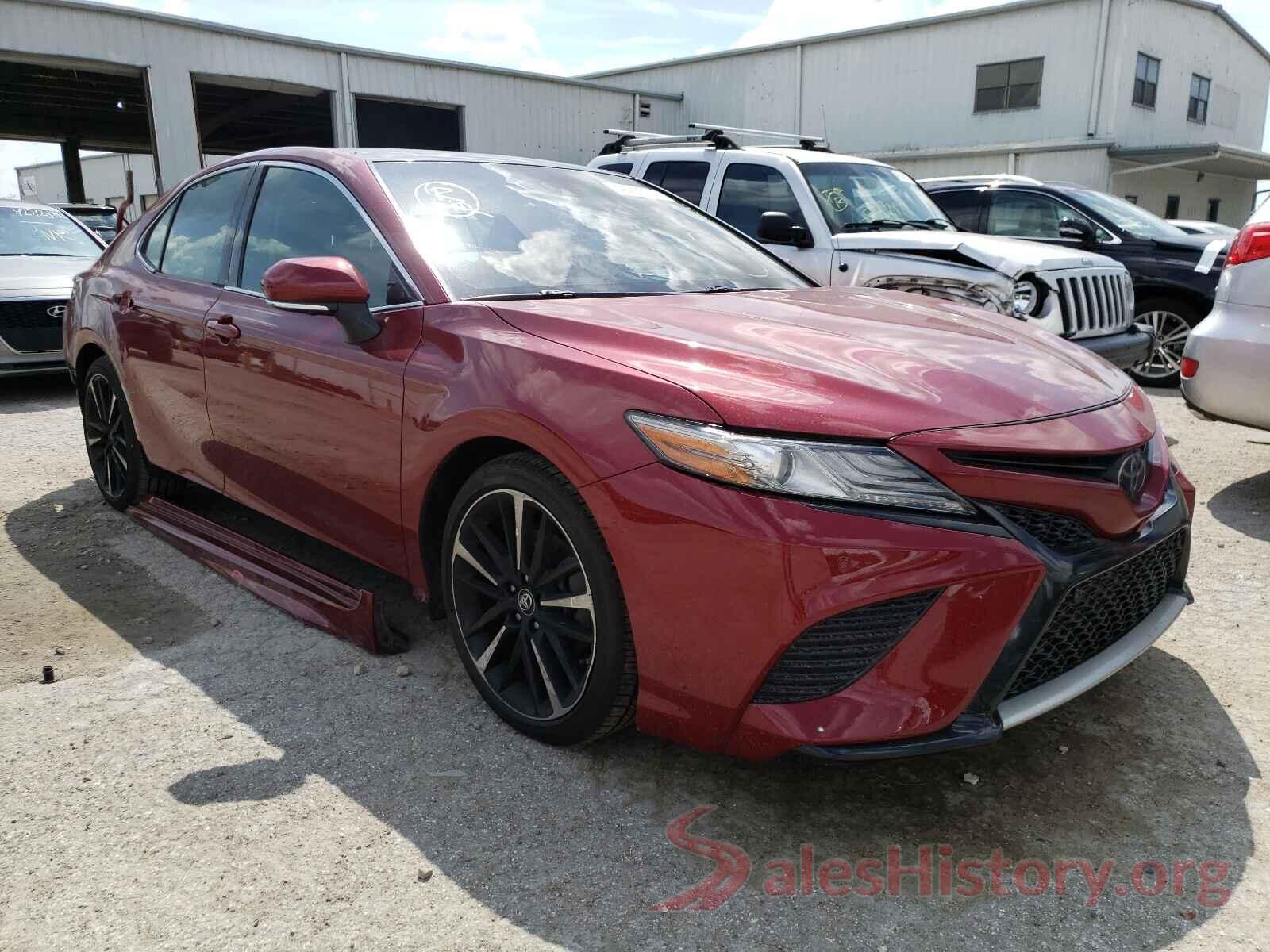 4T1B61HK8JU563855 2018 TOYOTA CAMRY