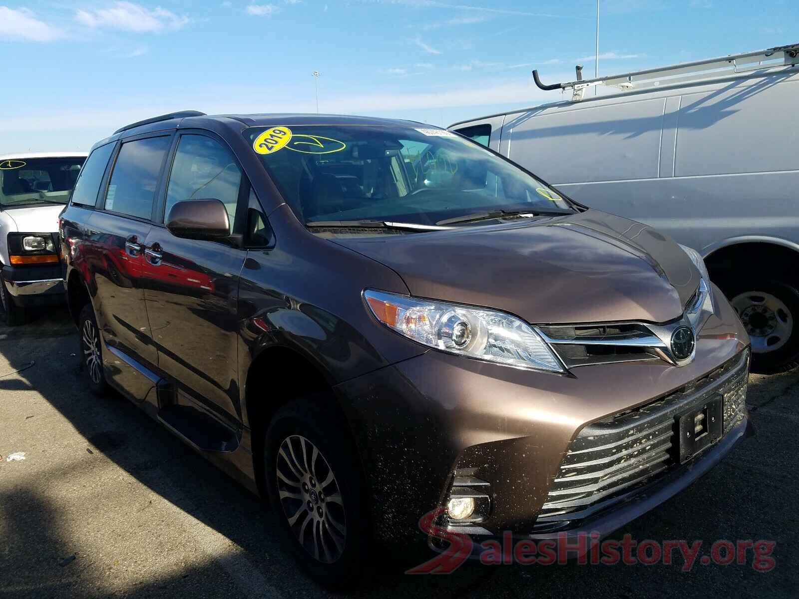 5TDYZ3DC4KS011114 2019 TOYOTA SIENNA