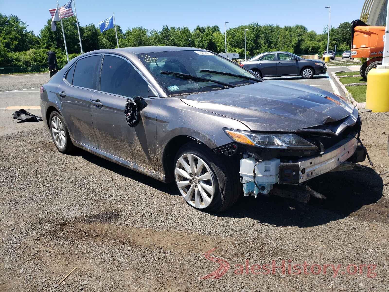 4T1B11HK4JU102599 2018 TOYOTA CAMRY