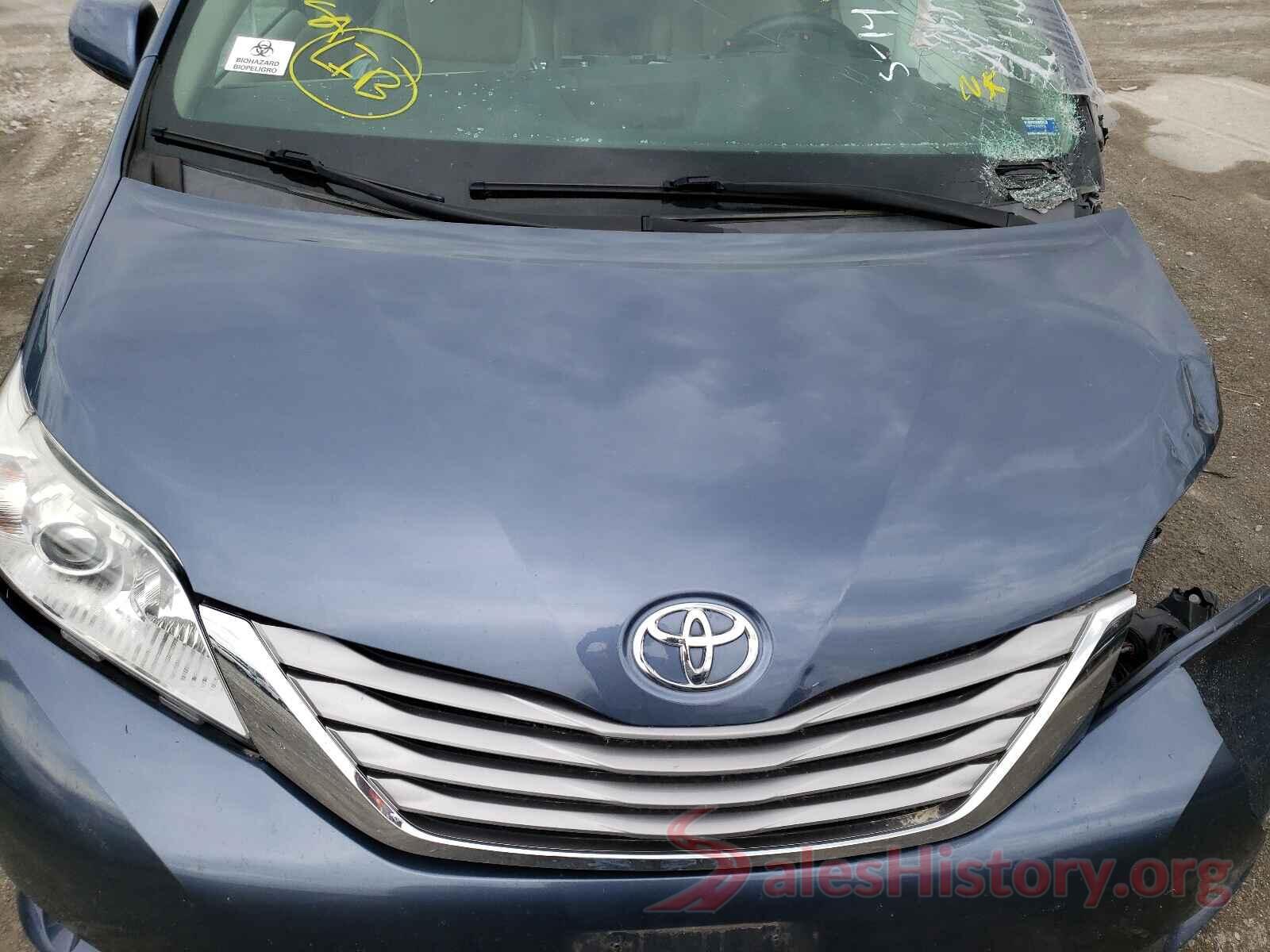 5TDYZ3DCXHS800831 2017 TOYOTA SIENNA