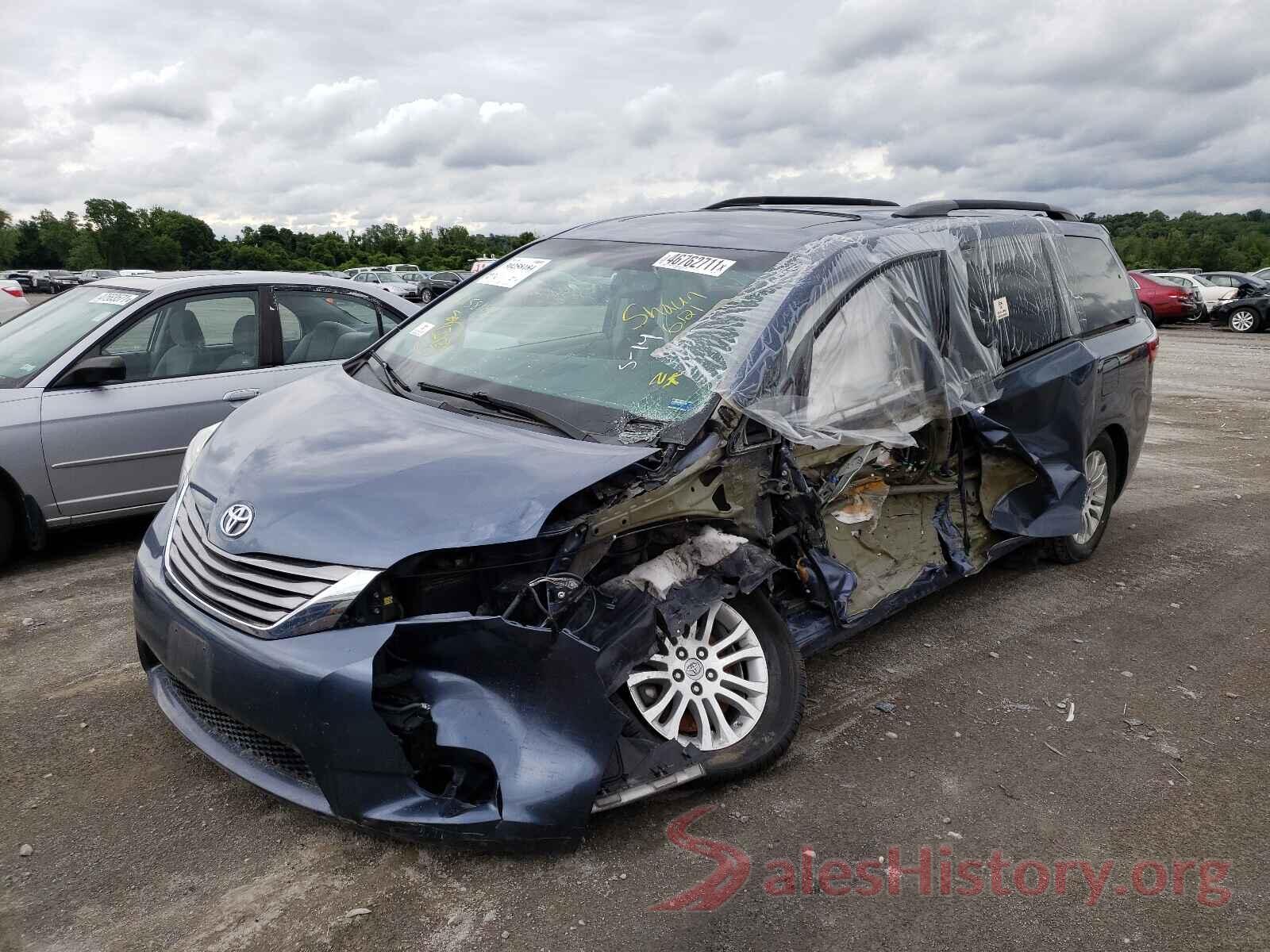 5TDYZ3DCXHS800831 2017 TOYOTA SIENNA