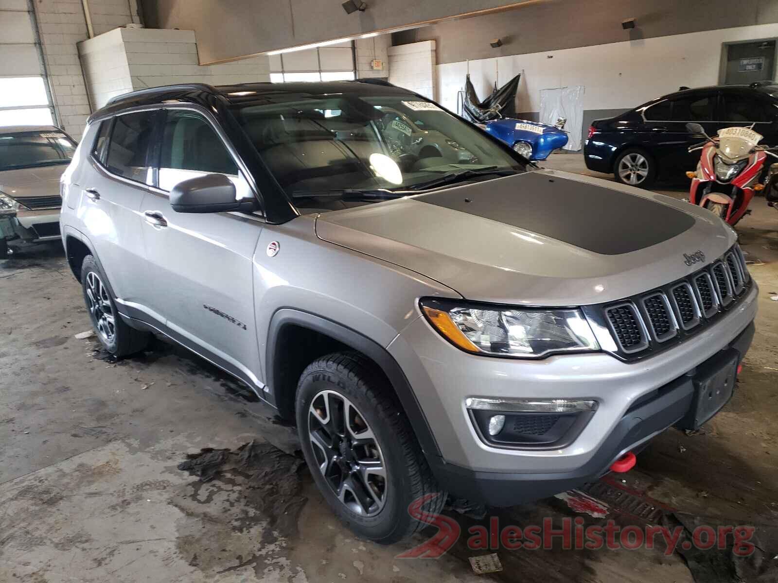 3C4NJDDB5KT733544 2019 JEEP COMPASS