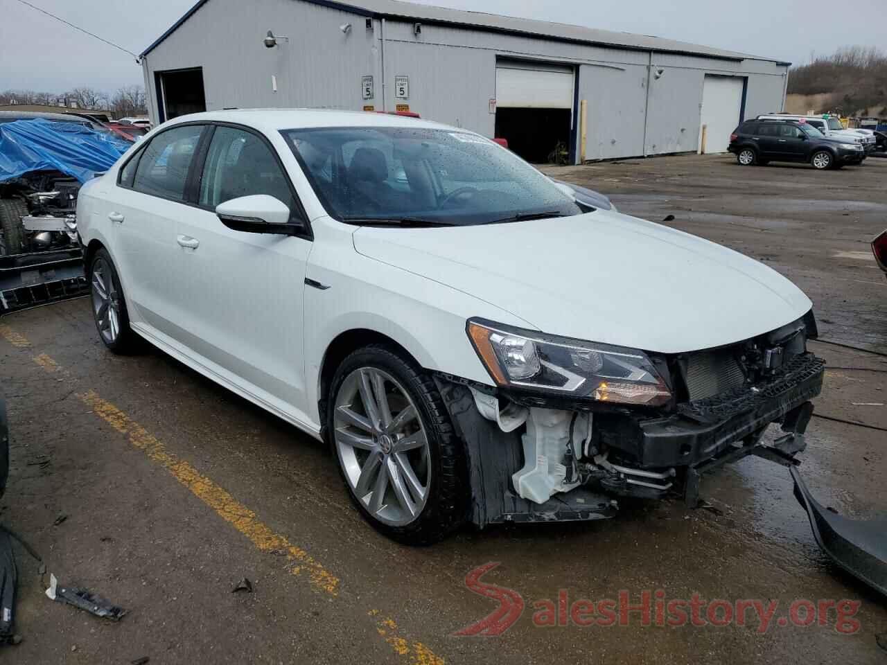 1VWAA7A37JC032038 2018 VOLKSWAGEN PASSAT