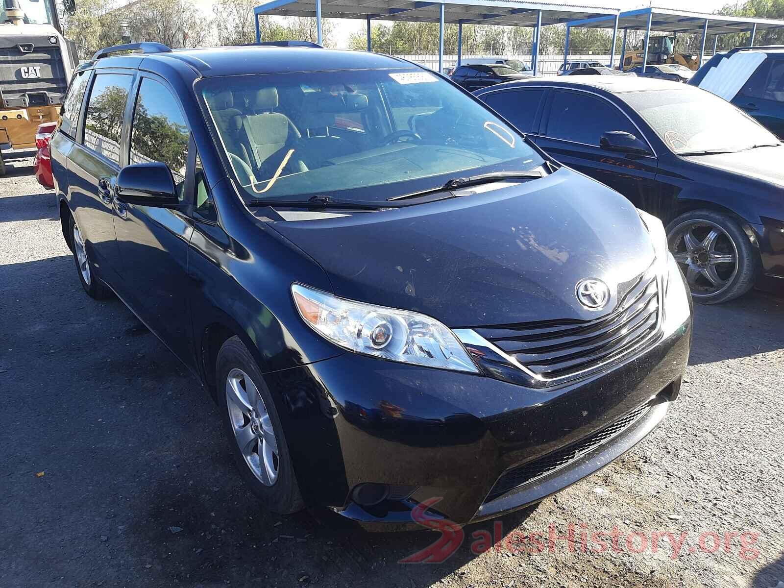 5TDKZ3DC7HS835641 2017 TOYOTA SIENNA