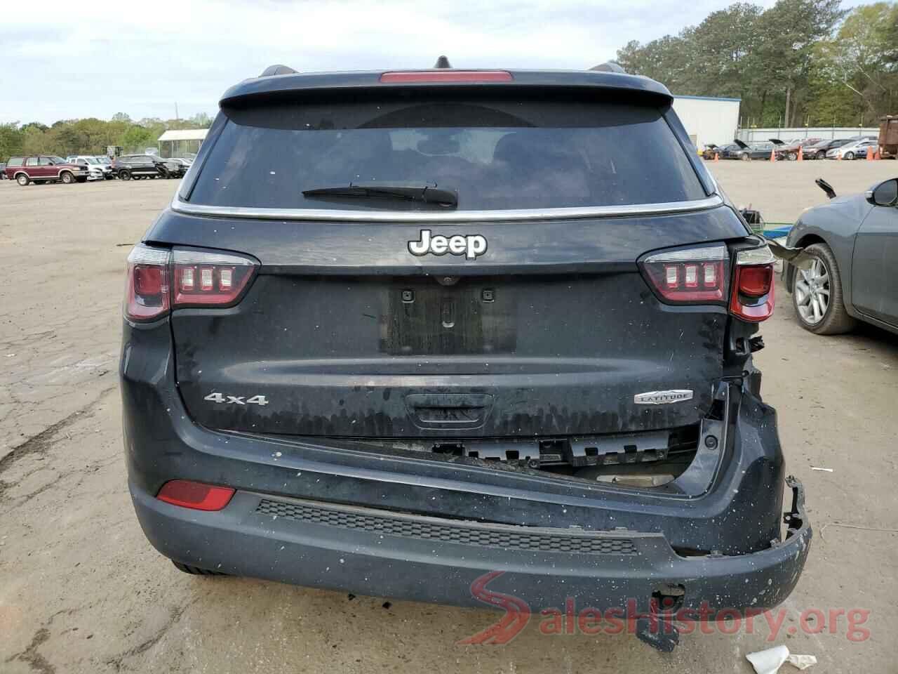 3C4NJDBB4JT435181 2018 JEEP COMPASS