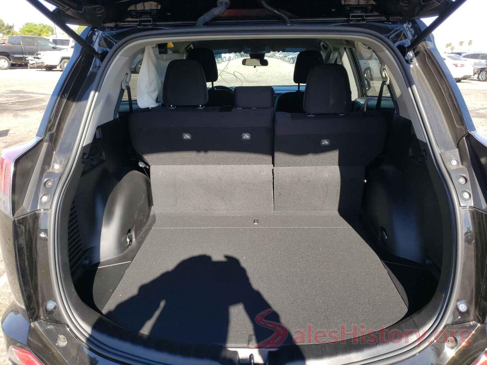 2T3ZFREV6JW482128 2018 TOYOTA RAV4