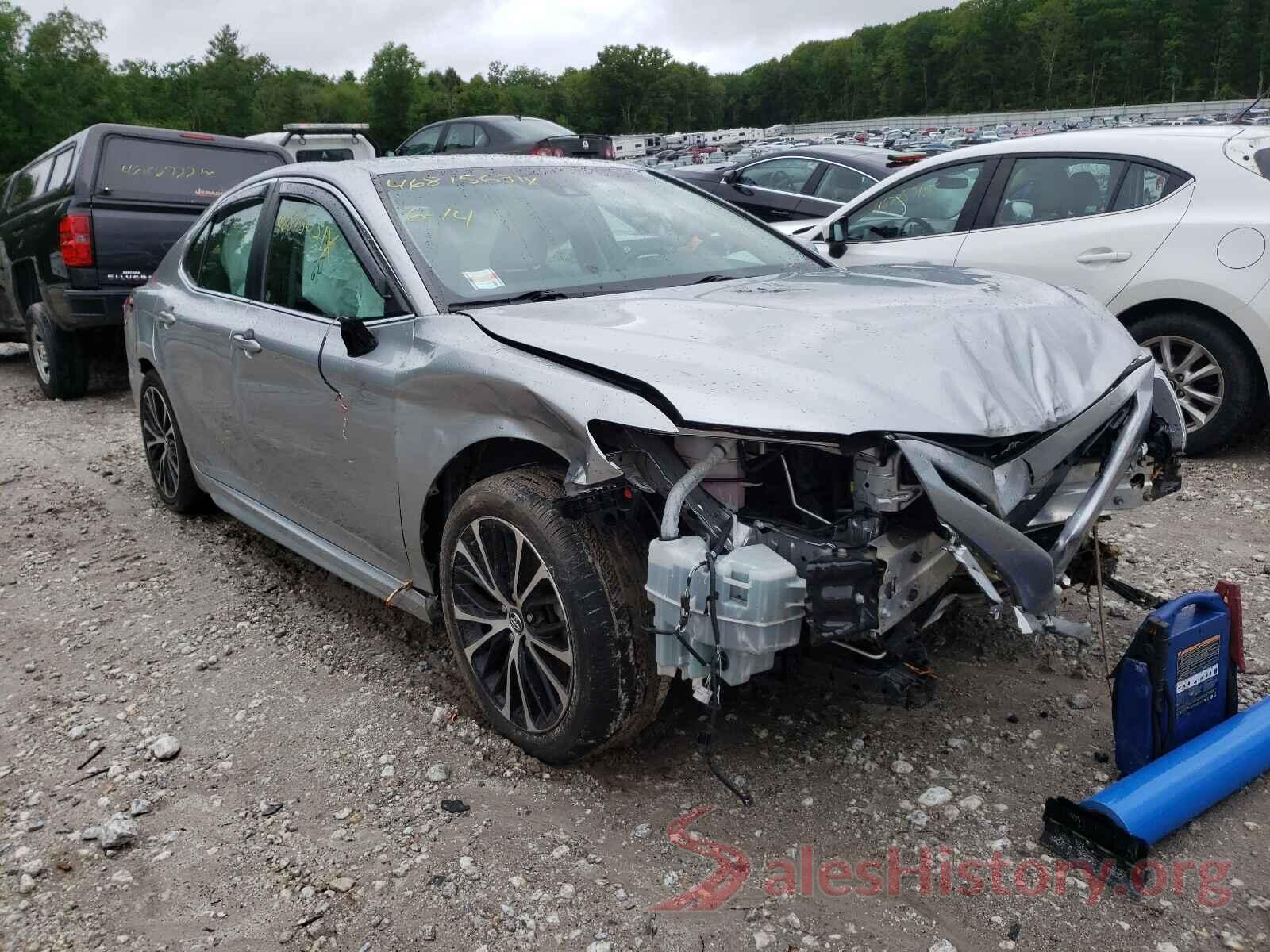 4T1B11HK1JU064250 2018 TOYOTA CAMRY