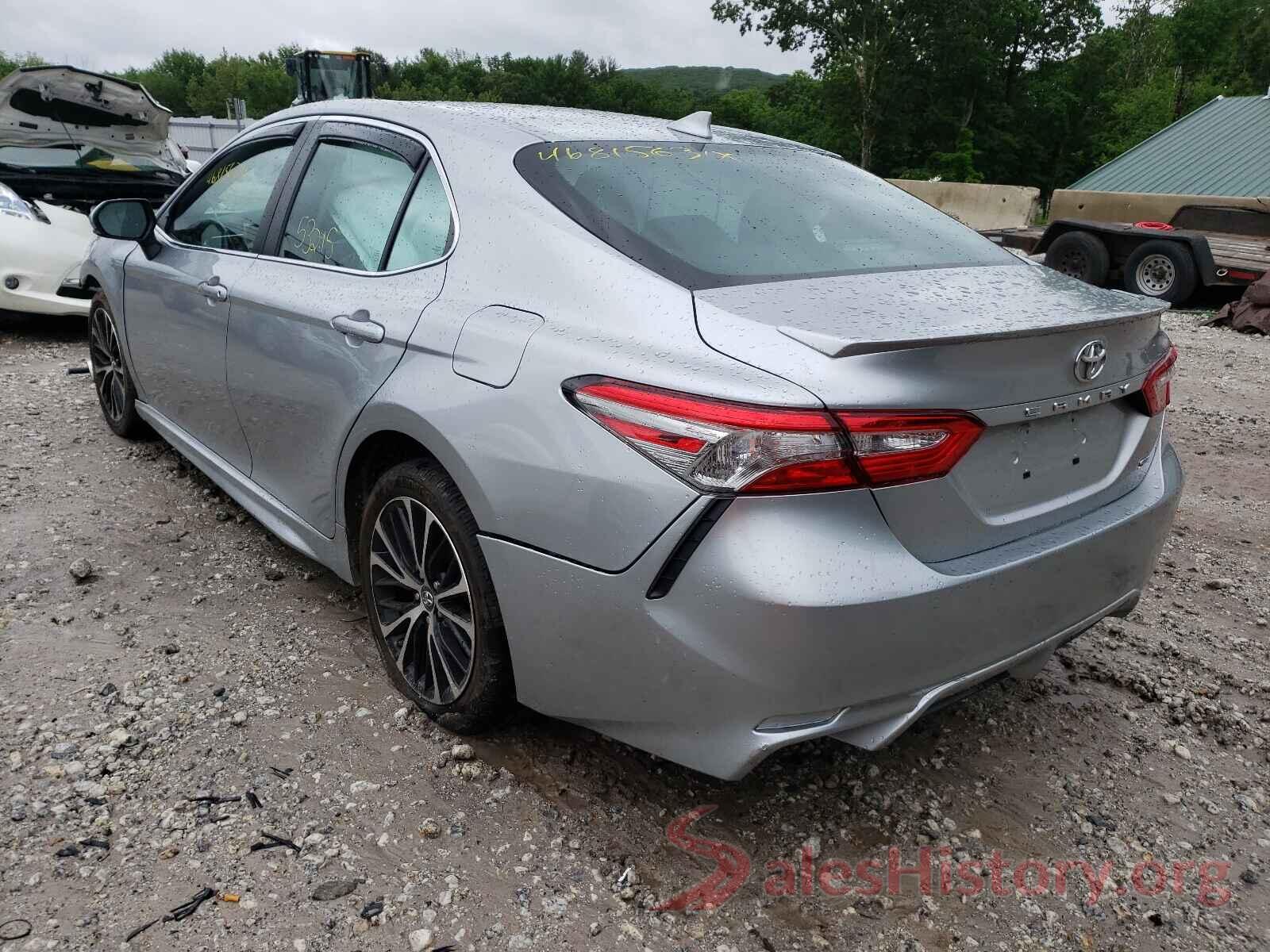 4T1B11HK1JU064250 2018 TOYOTA CAMRY