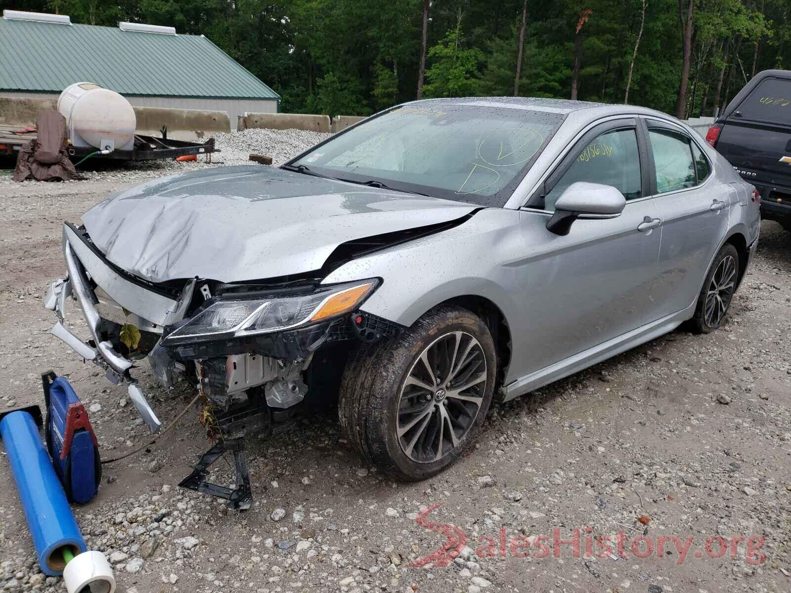 4T1B11HK1JU064250 2018 TOYOTA CAMRY