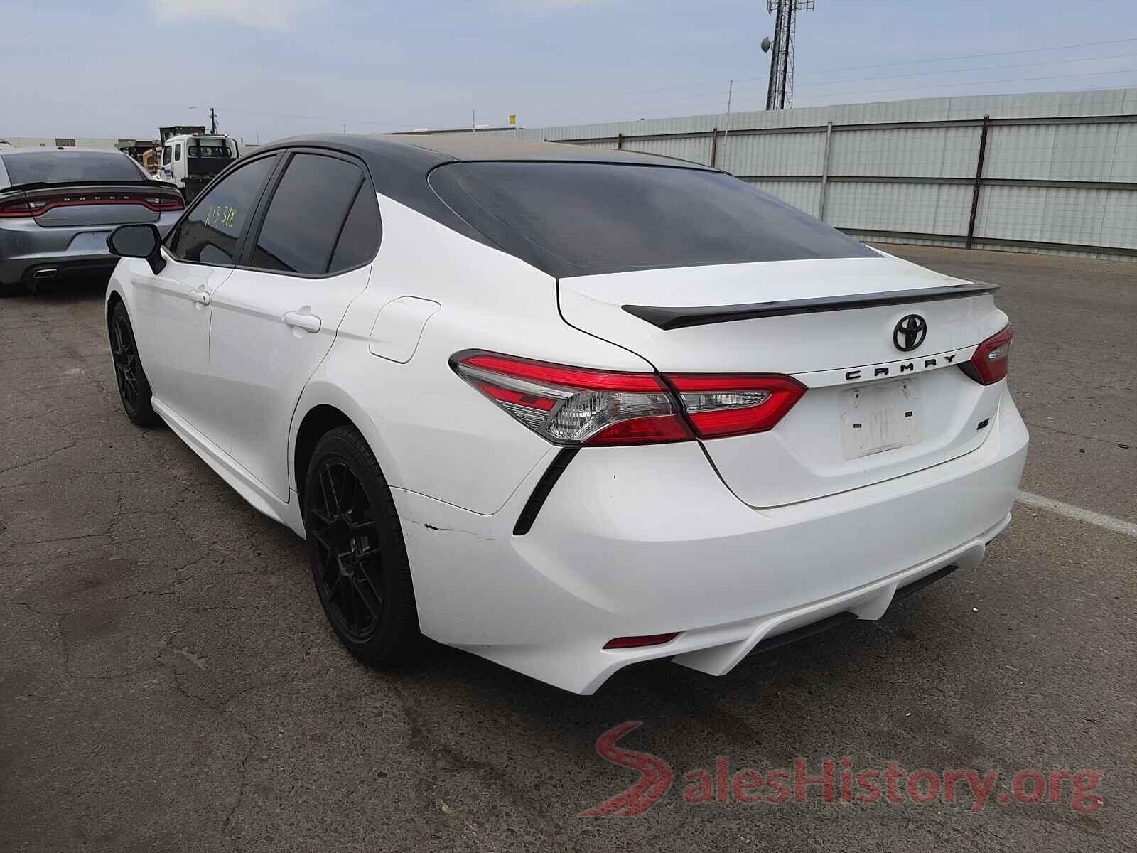 4T1B11HK2JU595196 2018 TOYOTA CAMRY