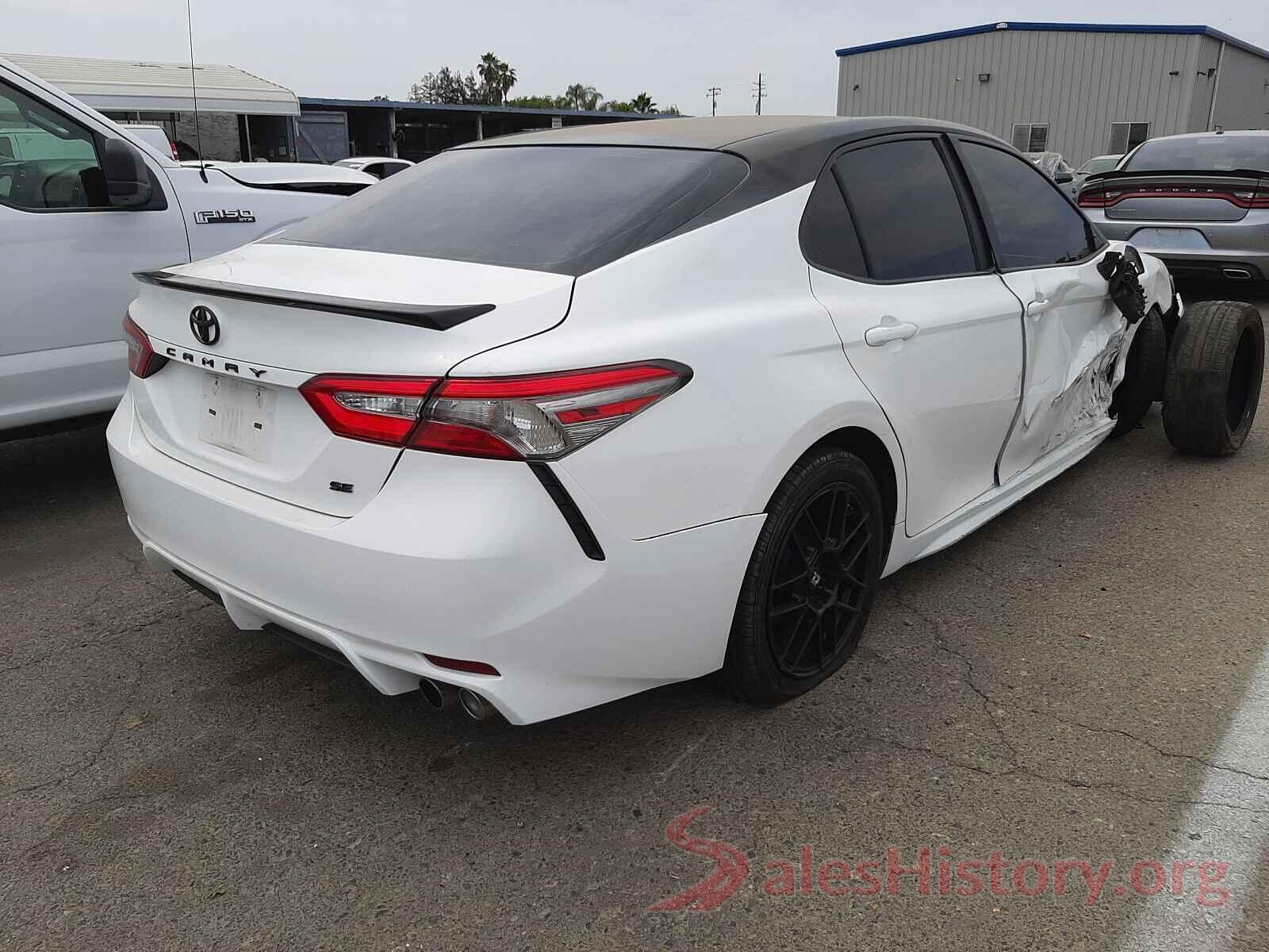 4T1B11HK2JU595196 2018 TOYOTA CAMRY