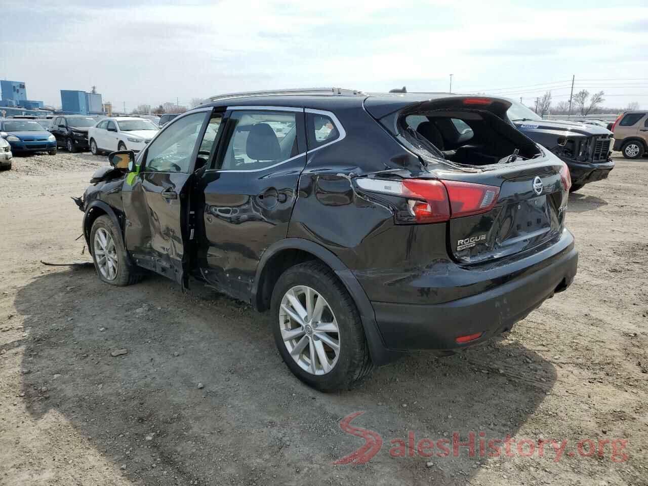 JN1BJ1CR2JW266823 2018 NISSAN ROGUE