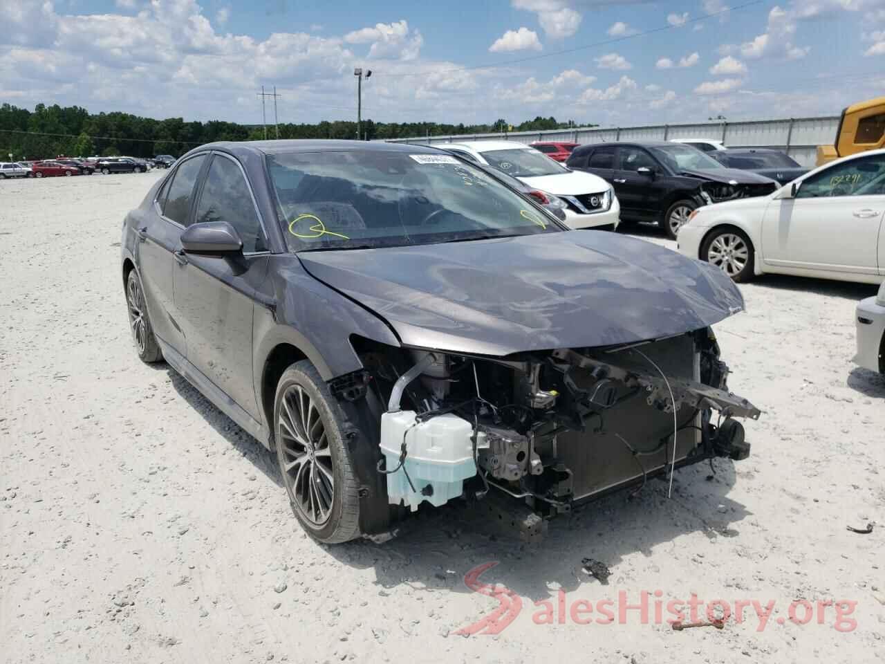 4T1B11HK8JU130874 2018 TOYOTA CAMRY