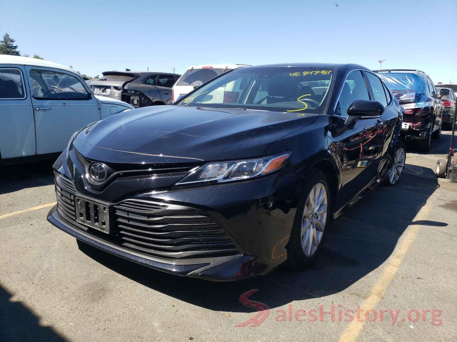 4T1B11HK5JU618681 2018 TOYOTA CAMRY