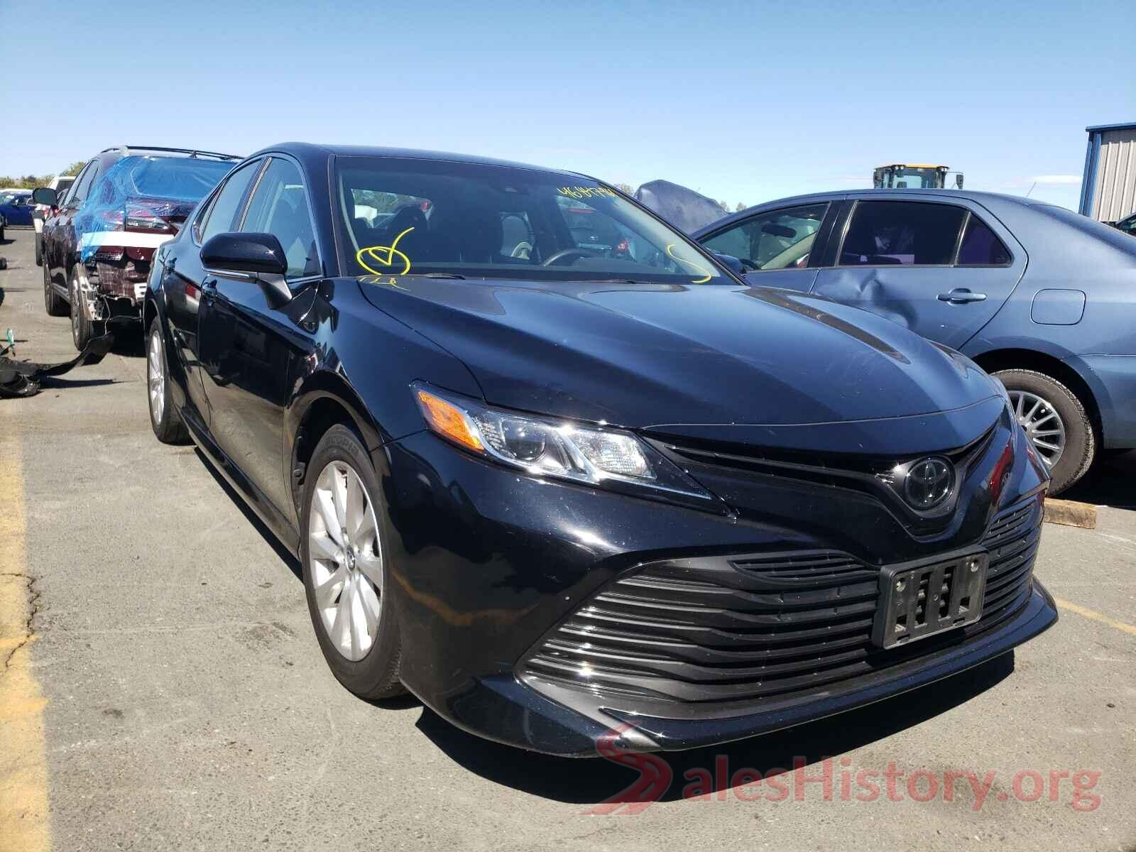 4T1B11HK5JU618681 2018 TOYOTA CAMRY