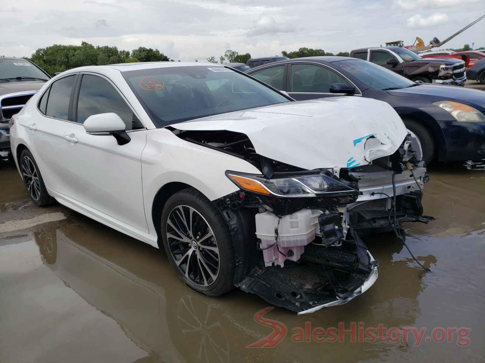 4T1B11HK0JU119688 2018 TOYOTA CAMRY