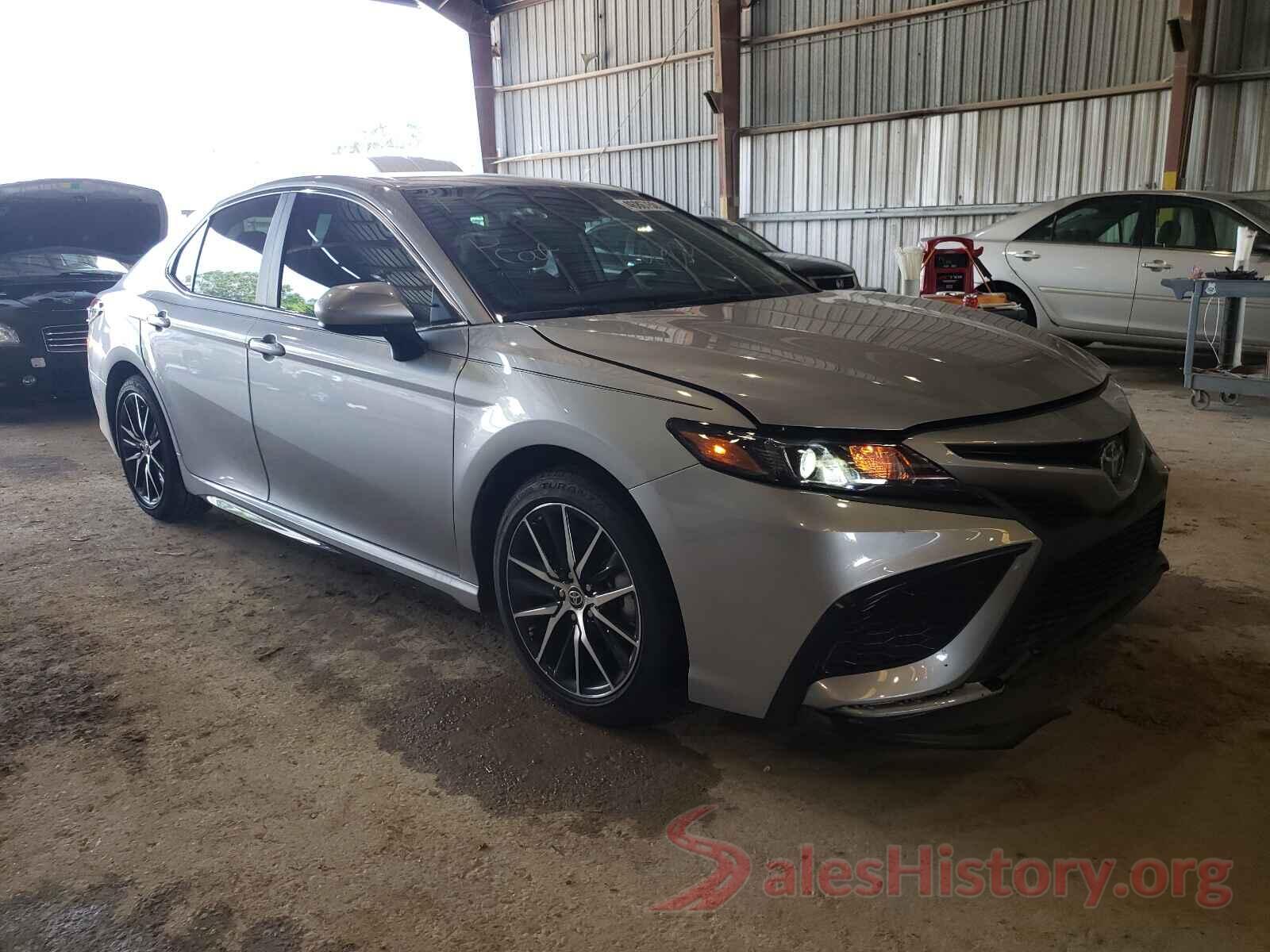 4T1G11AK1MU539268 2021 TOYOTA CAMRY