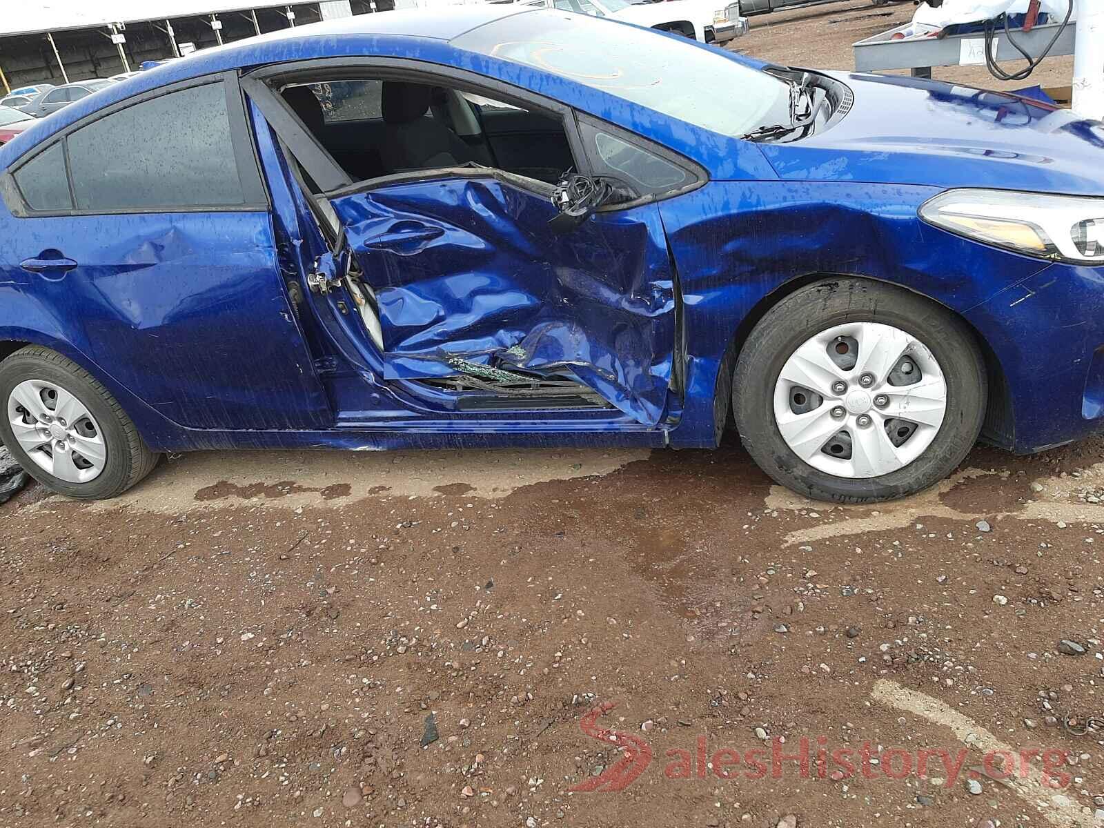 3KPFK4A76JE170587 2018 KIA FORTE