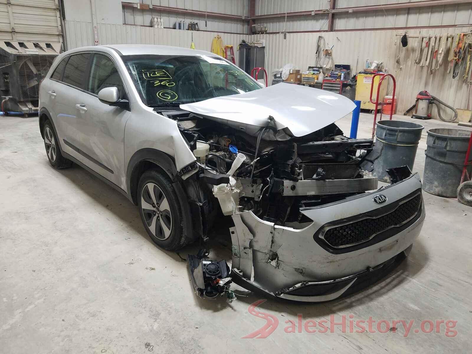 KNDCB3LCXH5052605 2017 KIA NIRO