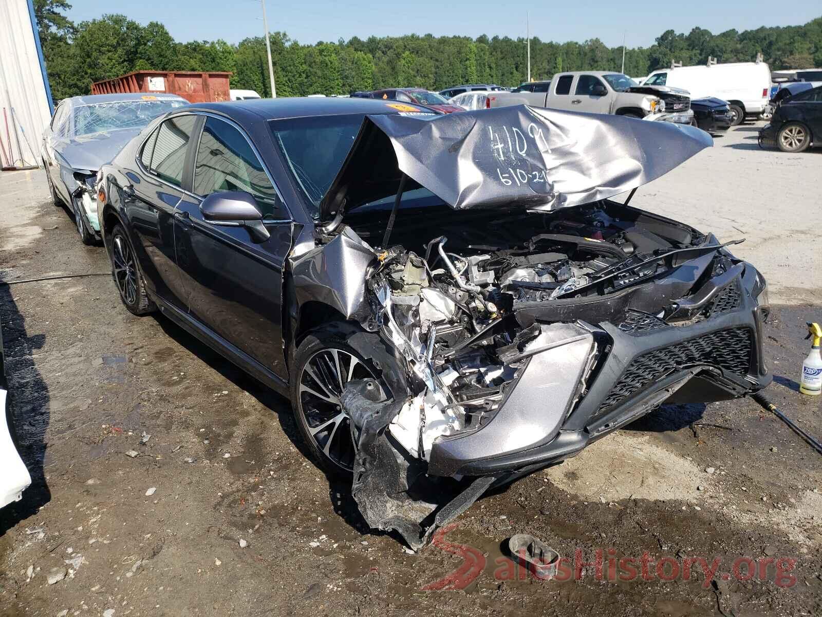 4T1B11HK6JU604109 2018 TOYOTA CAMRY