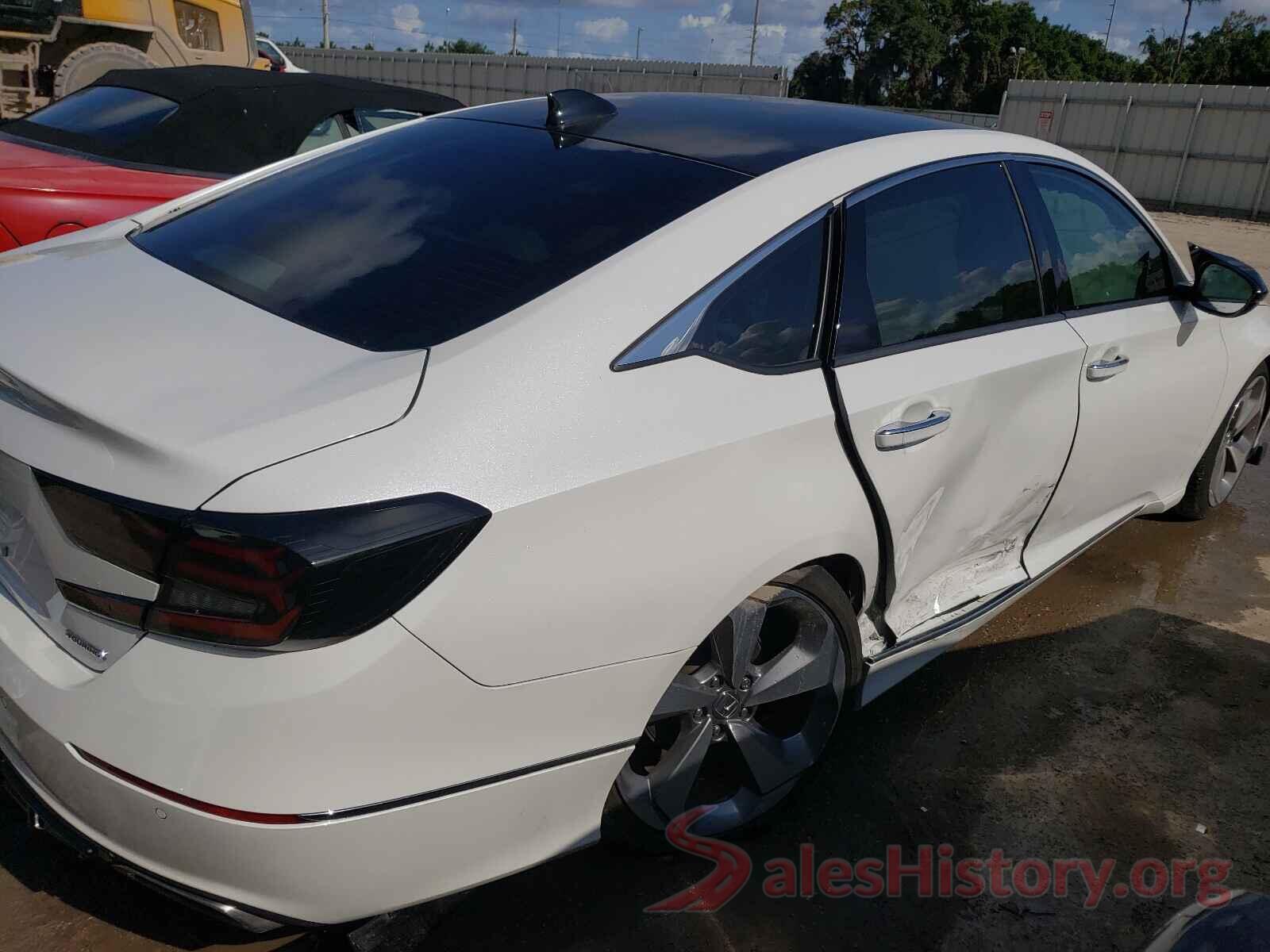 1HGCV1F91JA129579 2018 HONDA ACCORD