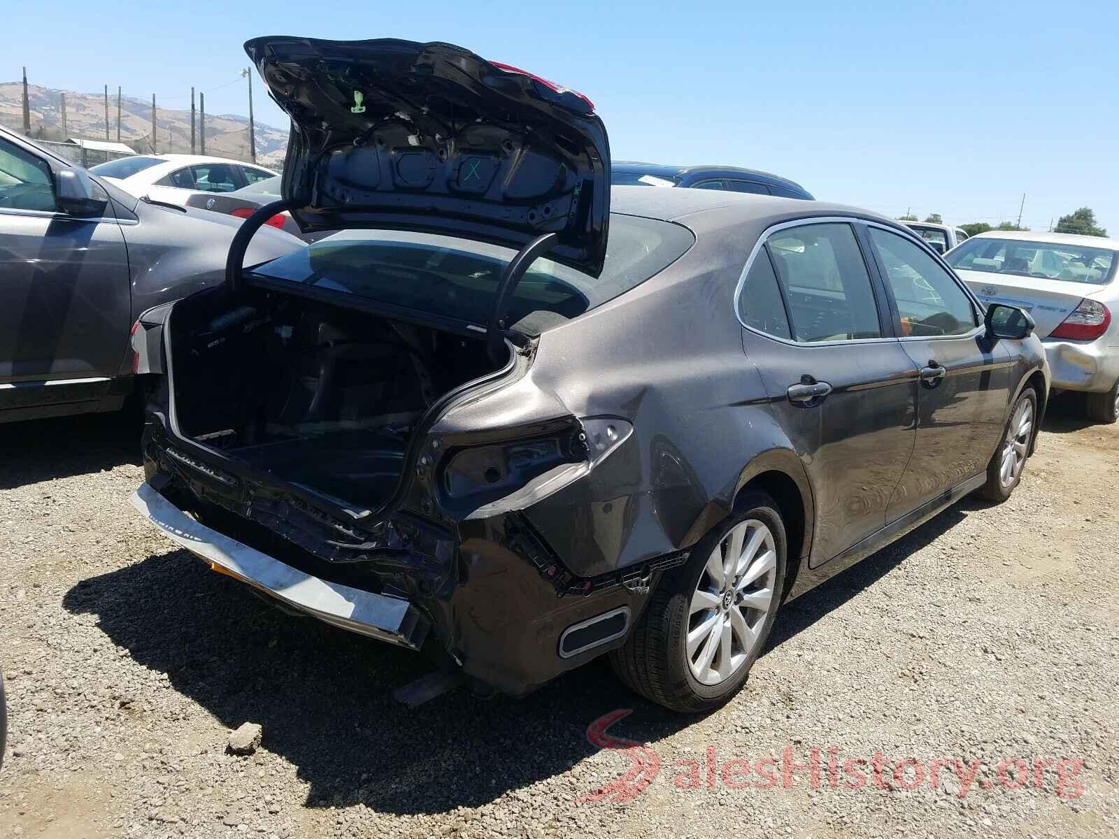 JTNB11HK3J3040750 2018 TOYOTA CAMRY