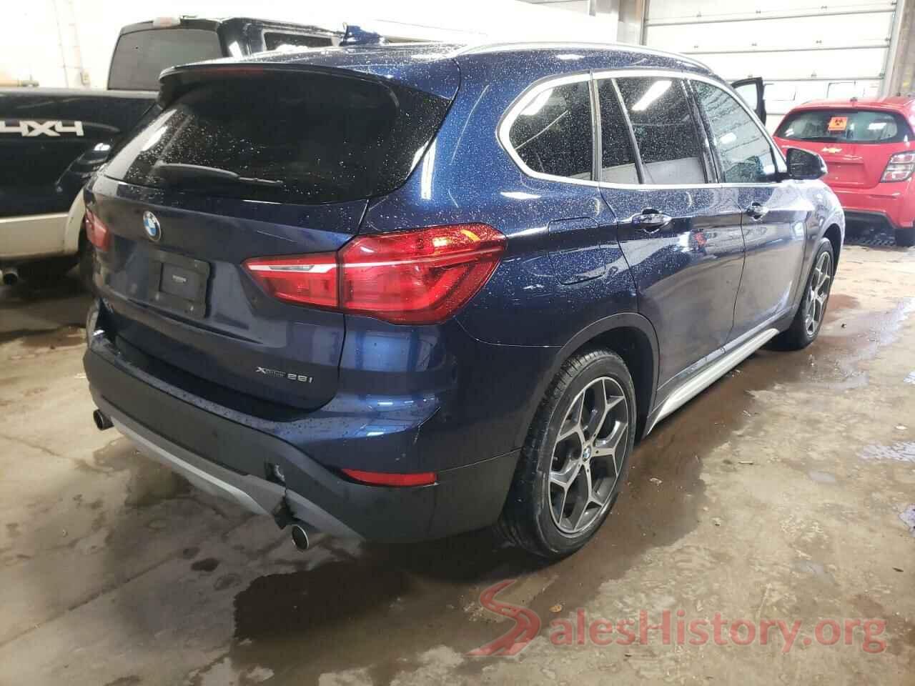 WBXHT3C30J5L29337 2018 BMW X1