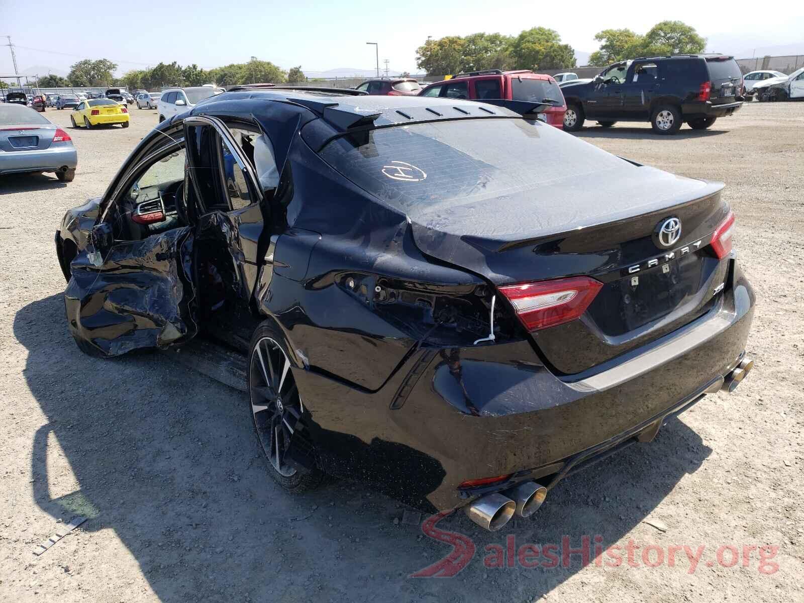 4T1B61HKXJU126083 2018 TOYOTA CAMRY