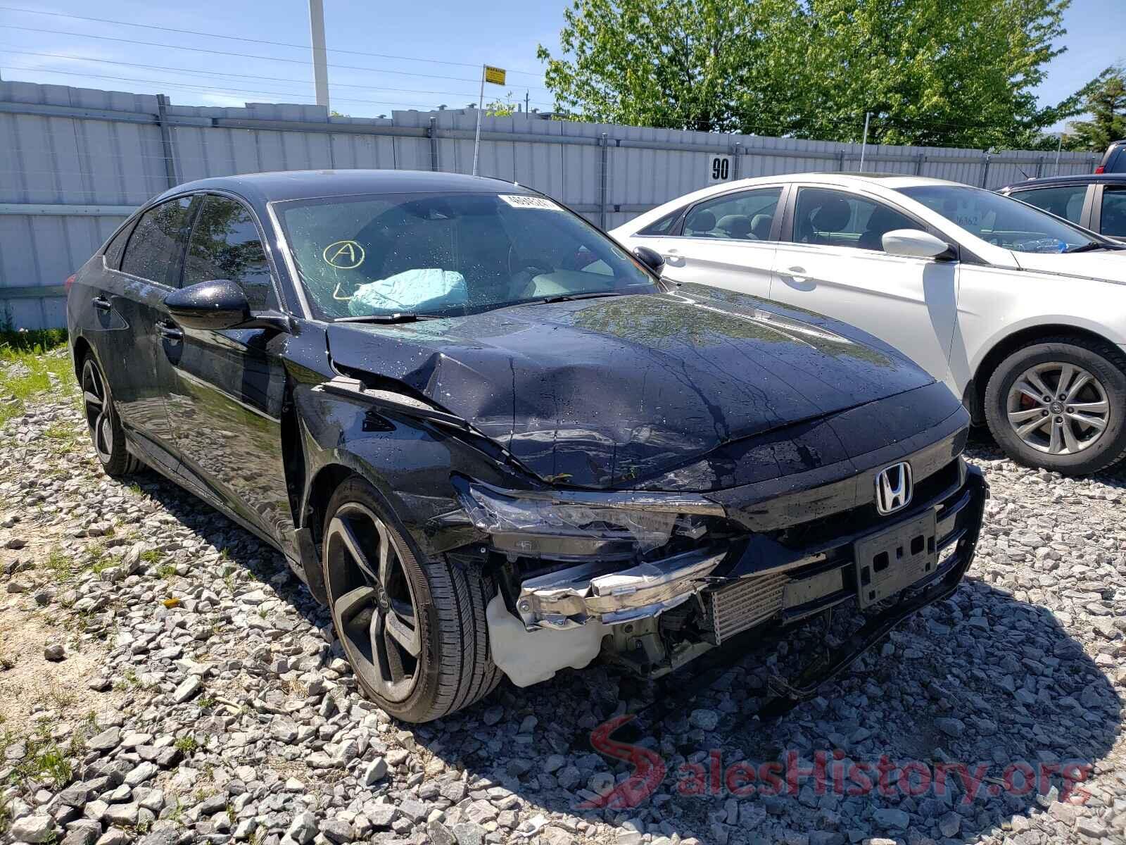 1HGCV2F34JA801832 2018 HONDA ACCORD