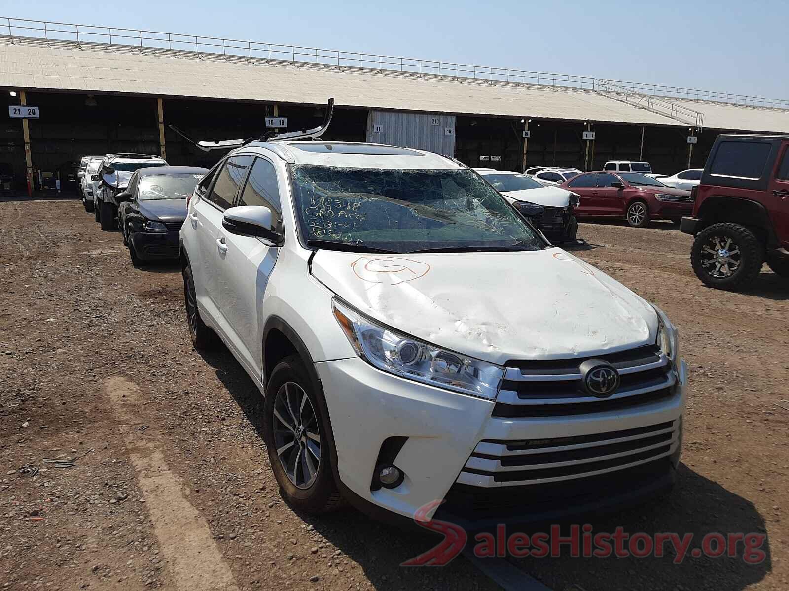 5TDKZRFH1JS540584 2018 TOYOTA HIGHLANDER