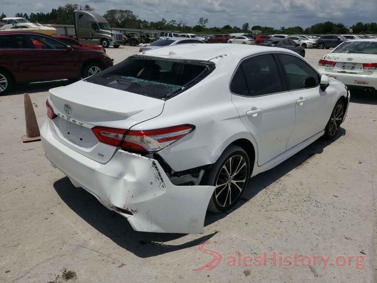 4T1G11AK9LU983951 2020 TOYOTA CAMRY