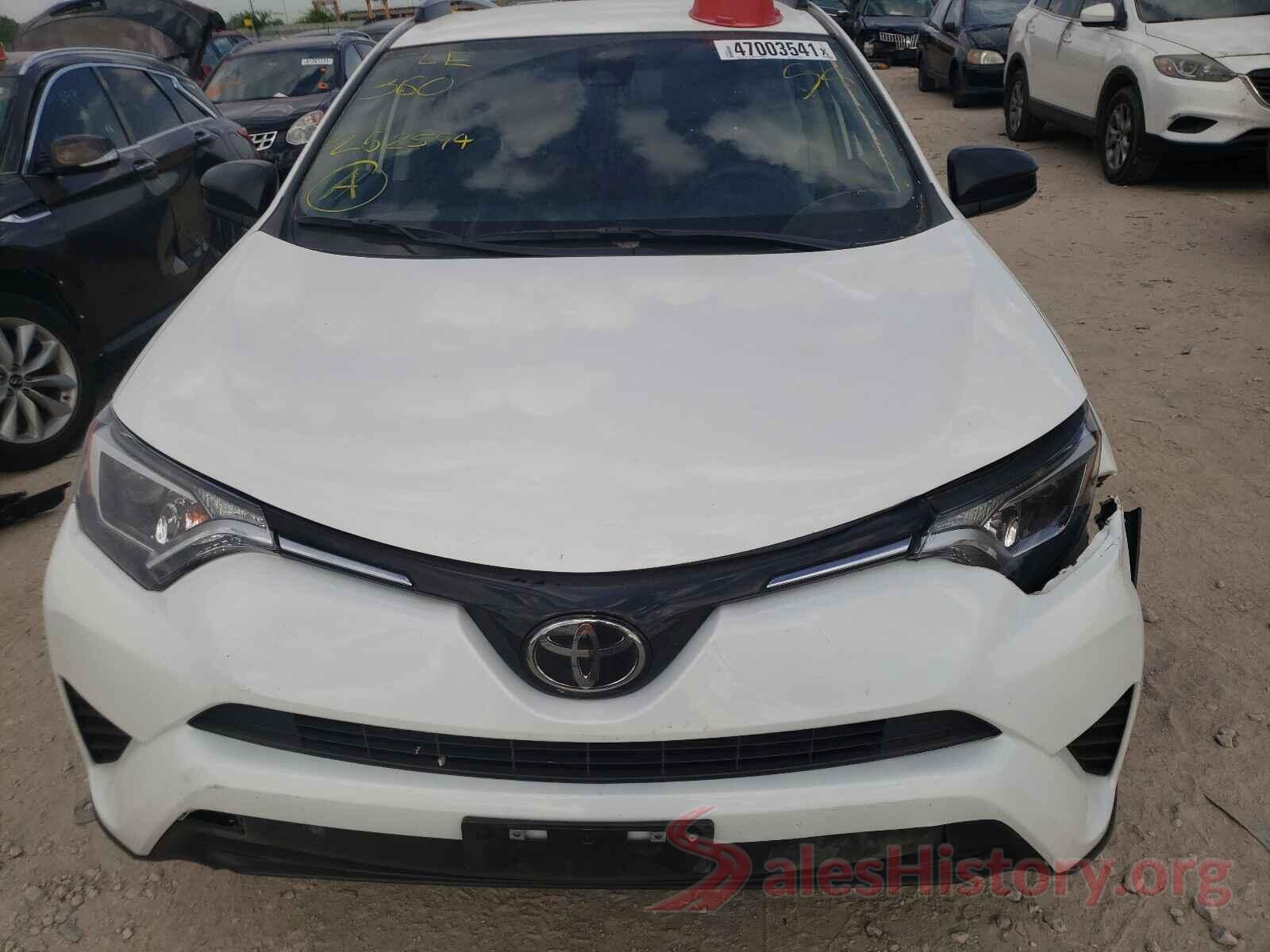 JTMBFREV5JD252594 2018 TOYOTA RAV4