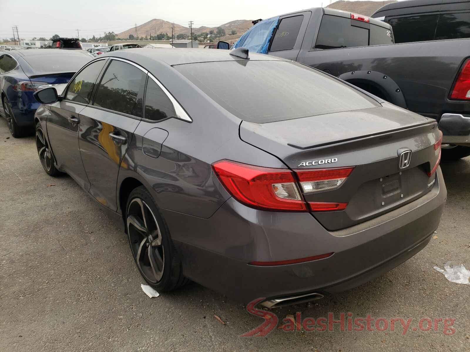 1HGCV1F33JA262985 2018 HONDA ACCORD