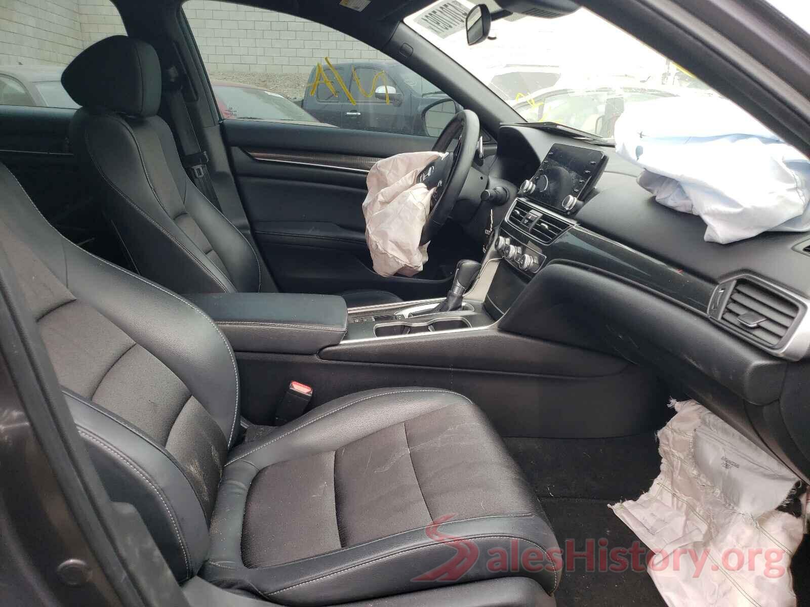 1HGCV1F33JA262985 2018 HONDA ACCORD