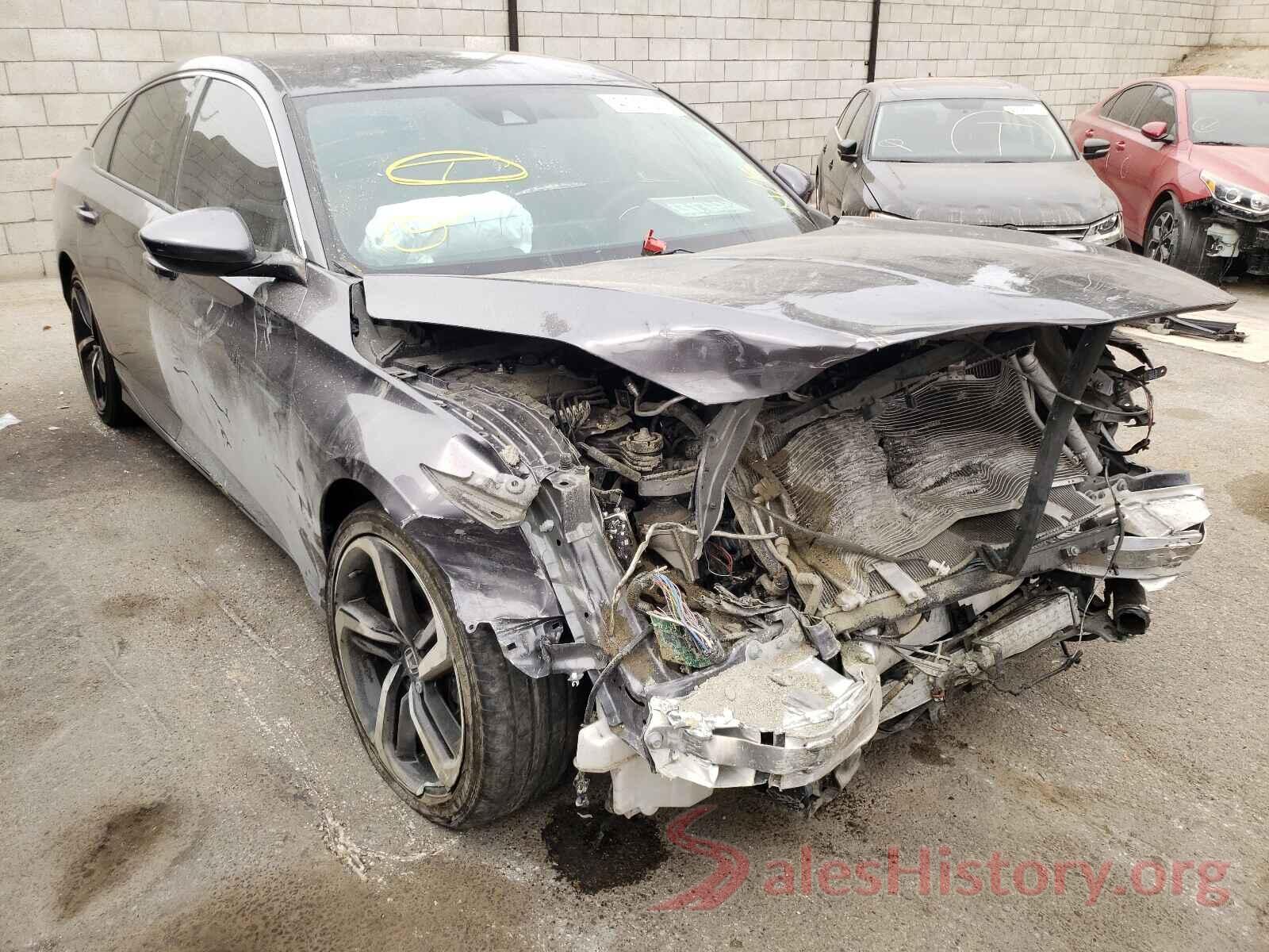 1HGCV1F33JA262985 2018 HONDA ACCORD