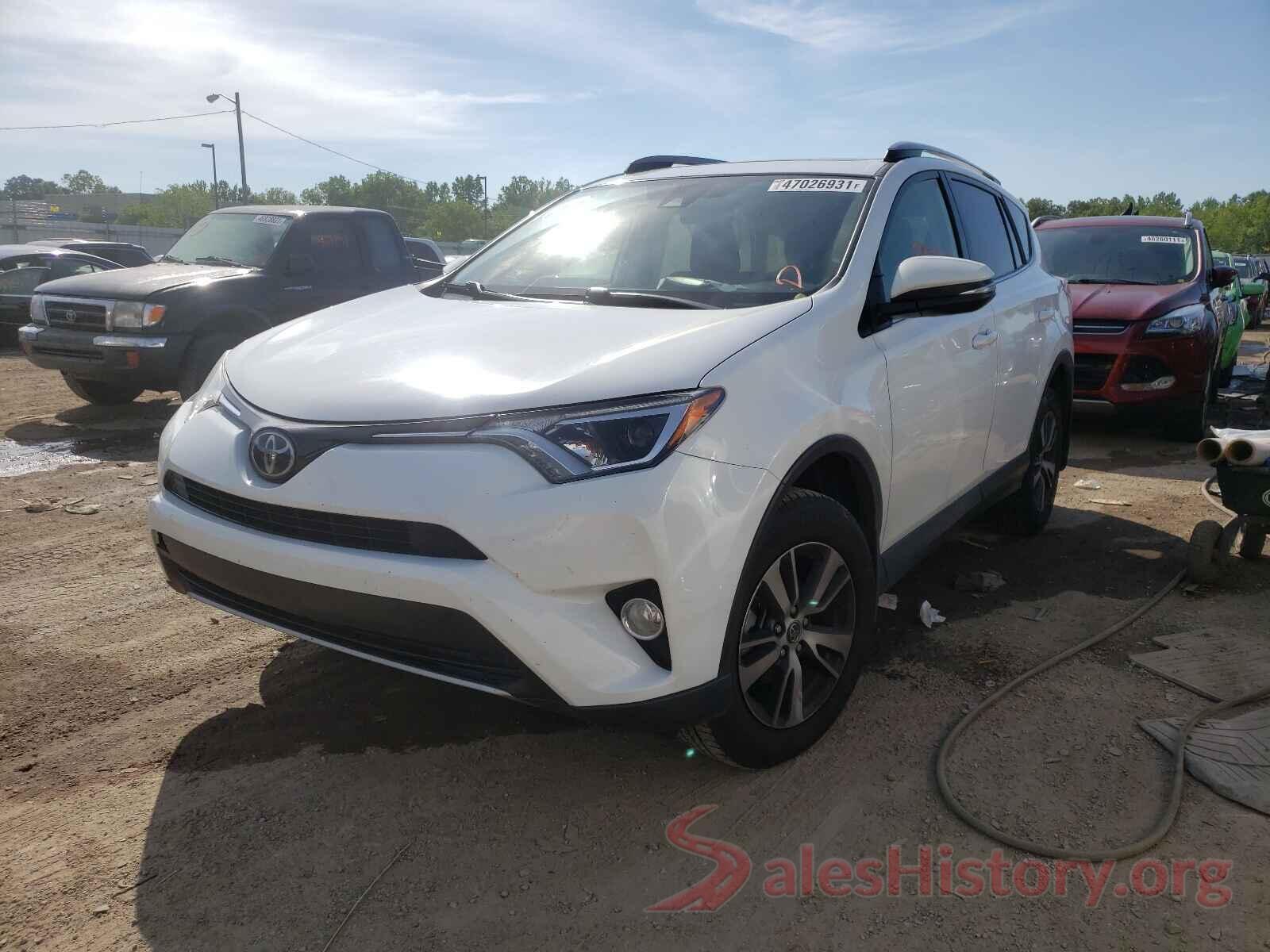 JTMWFREV0JD128492 2018 TOYOTA RAV4