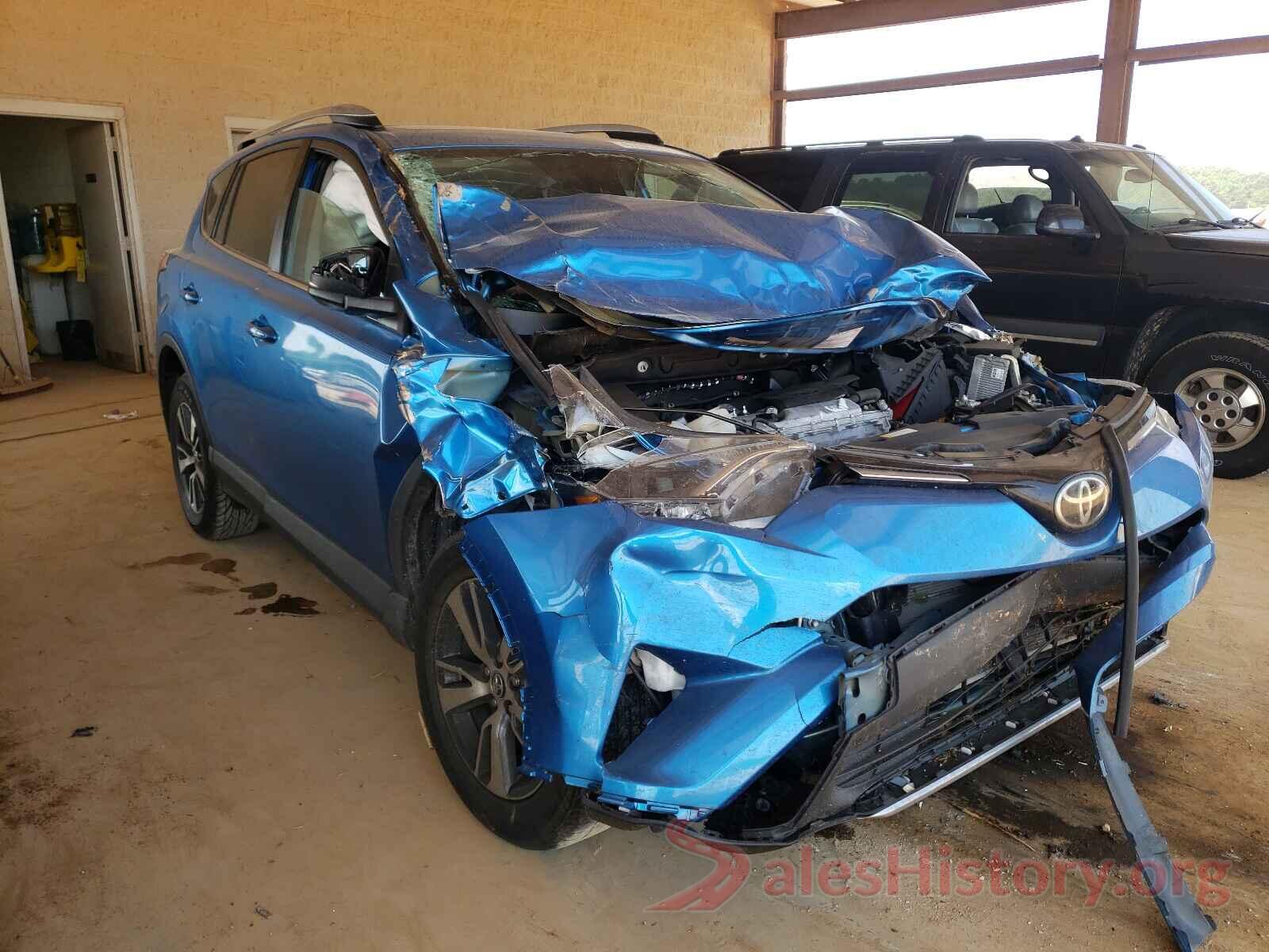 2T3WFREVXJW477016 2018 TOYOTA RAV4