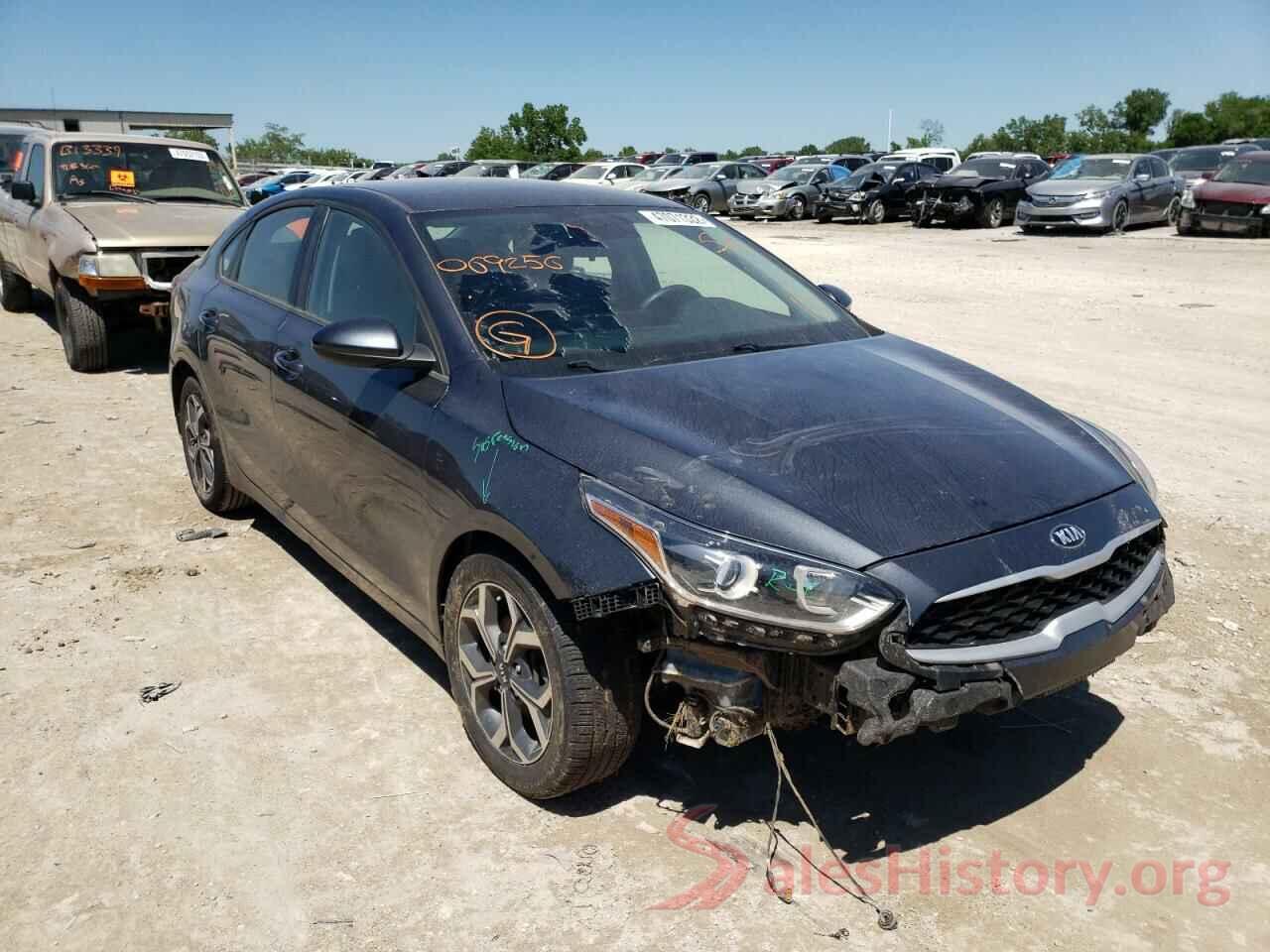 3KPF24AD5KE069256 2019 KIA FORTE