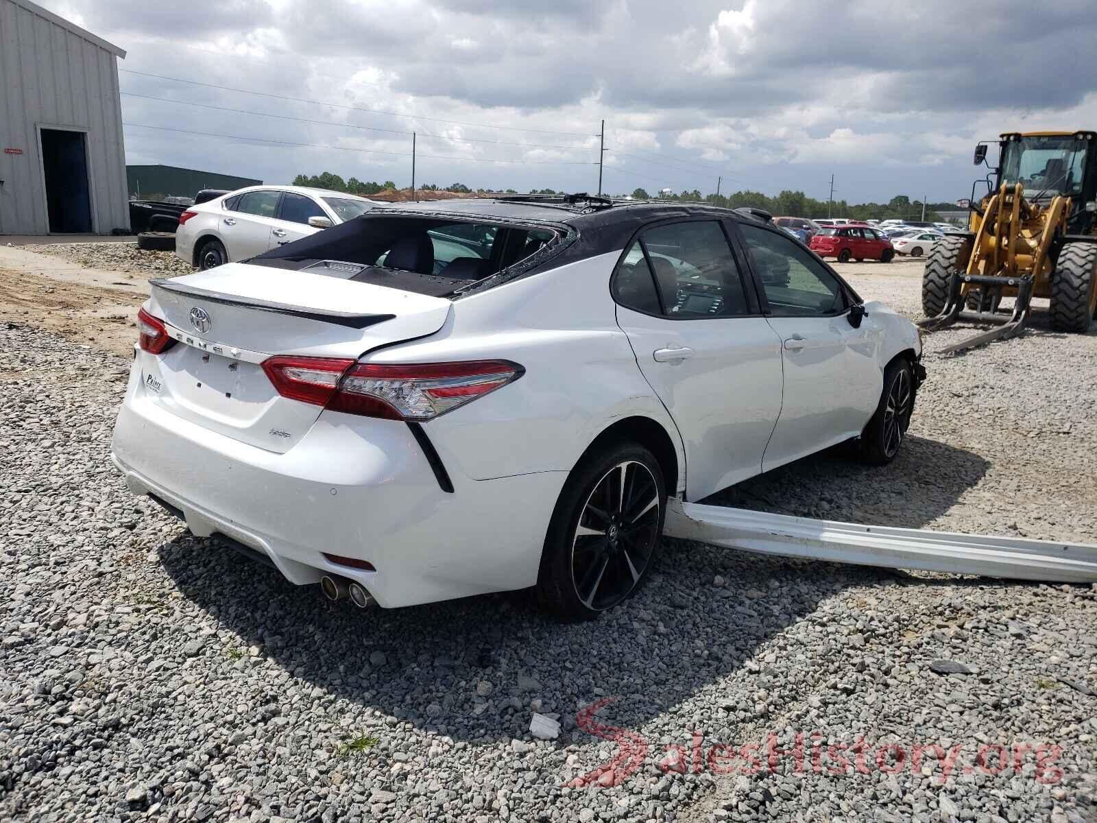 4T1B61HK3JU100120 2018 TOYOTA CAMRY