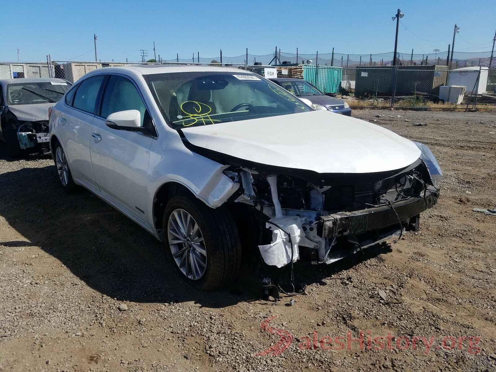 4T1BD1EB9JU063844 2018 TOYOTA AVALON