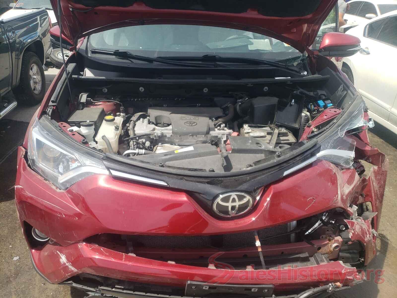 2T3RFREV8JW812769 2018 TOYOTA RAV4