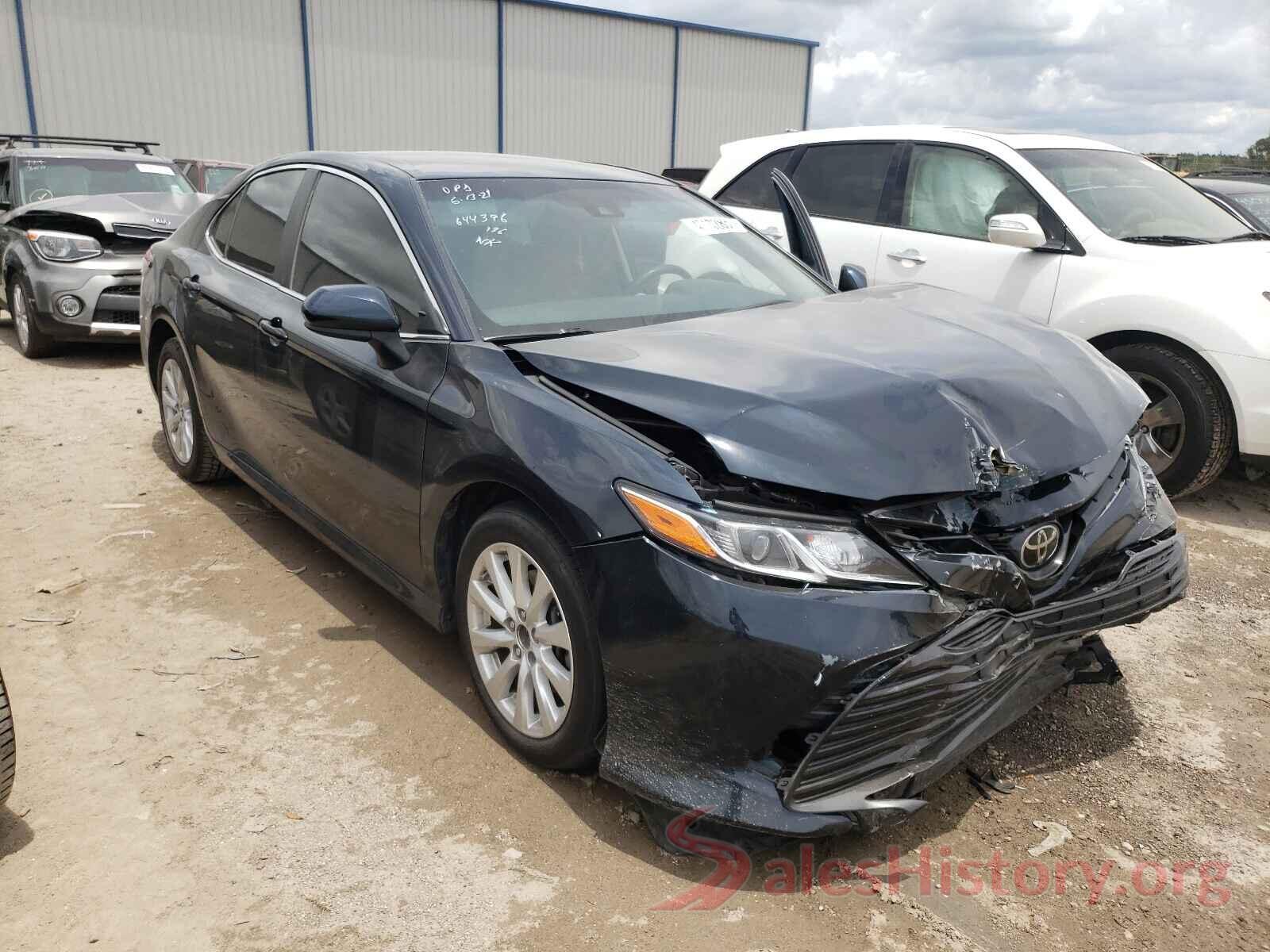 4T1B11HK6JU555932 2018 TOYOTA CAMRY