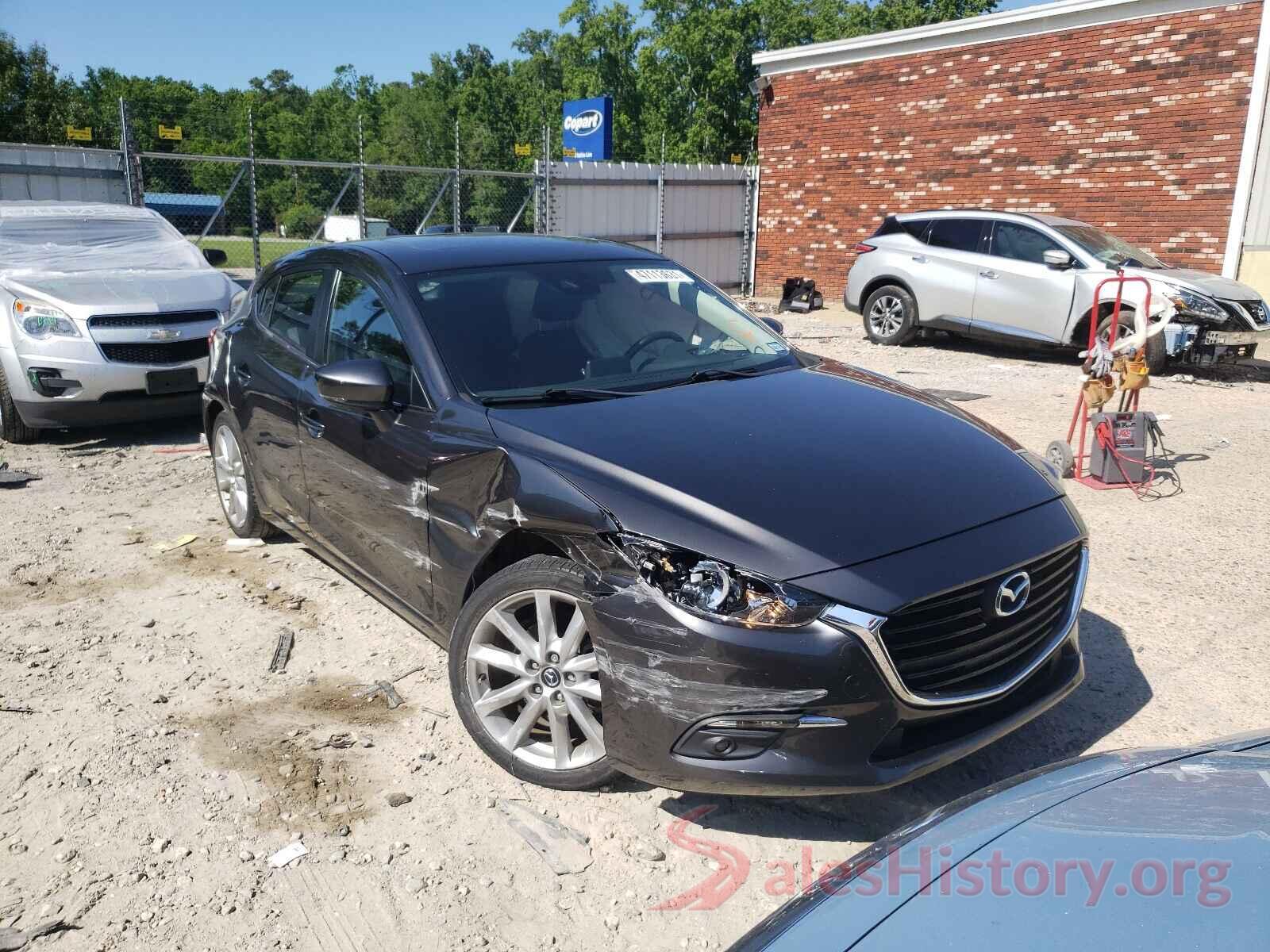 JM1BN1M30H1141158 2017 MAZDA 3