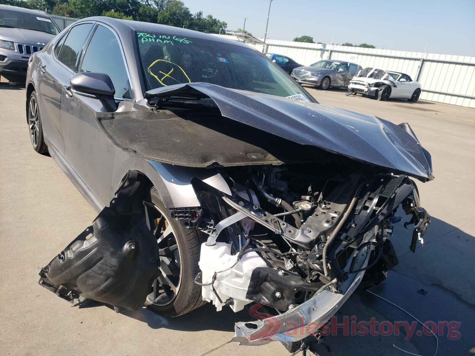 4T1B61HK4JU058203 2018 TOYOTA CAMRY