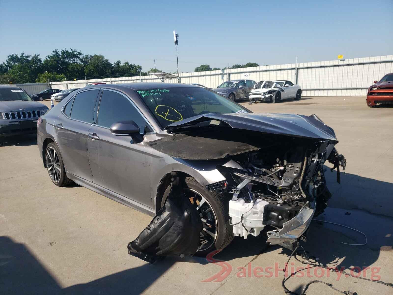 4T1B61HK4JU058203 2018 TOYOTA CAMRY