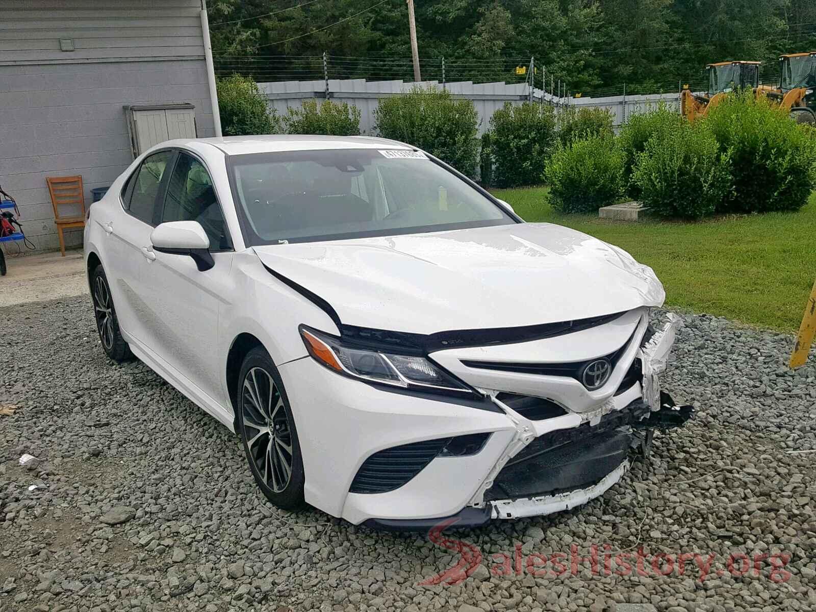 JTNB11HK9J3038615 2018 TOYOTA CAMRY