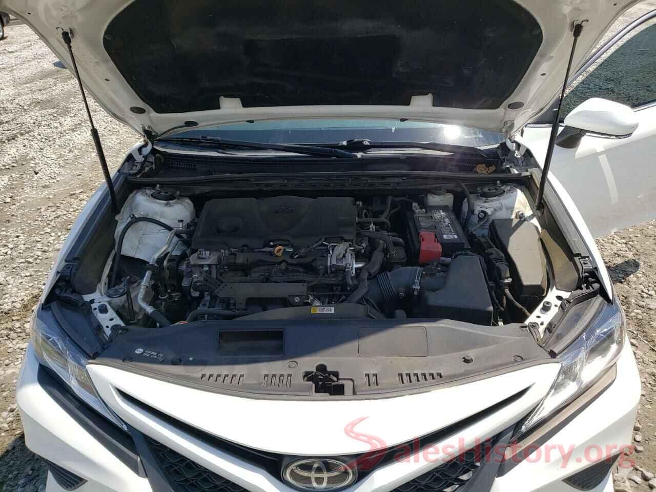 4T1B11HK0JU573195 2018 TOYOTA CAMRY