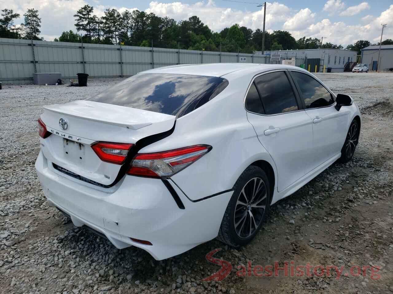 4T1B11HK0JU573195 2018 TOYOTA CAMRY