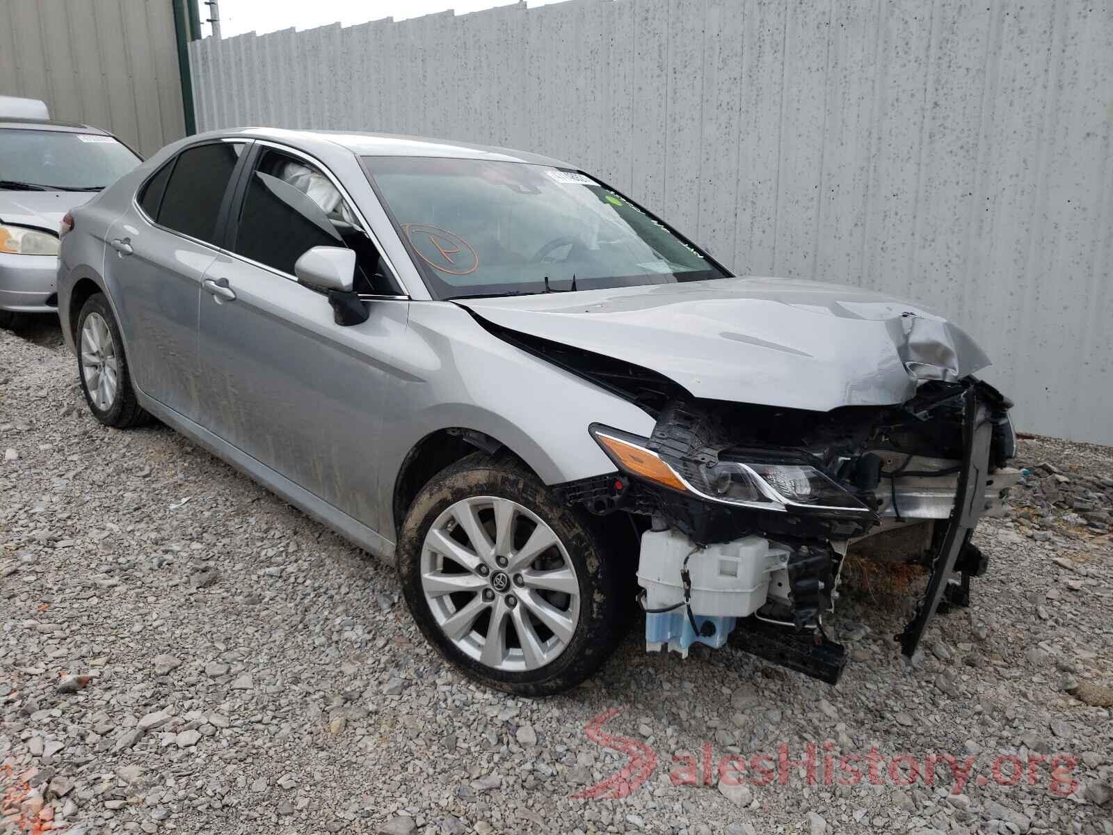 4T1B11HK2JU136363 2018 TOYOTA CAMRY