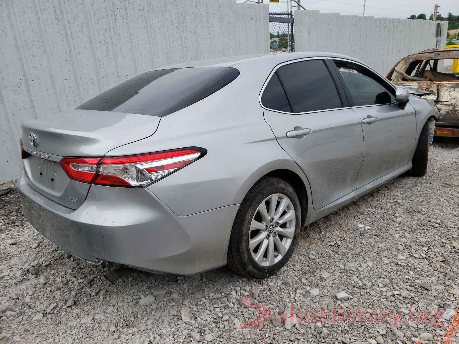 4T1B11HK2JU136363 2018 TOYOTA CAMRY